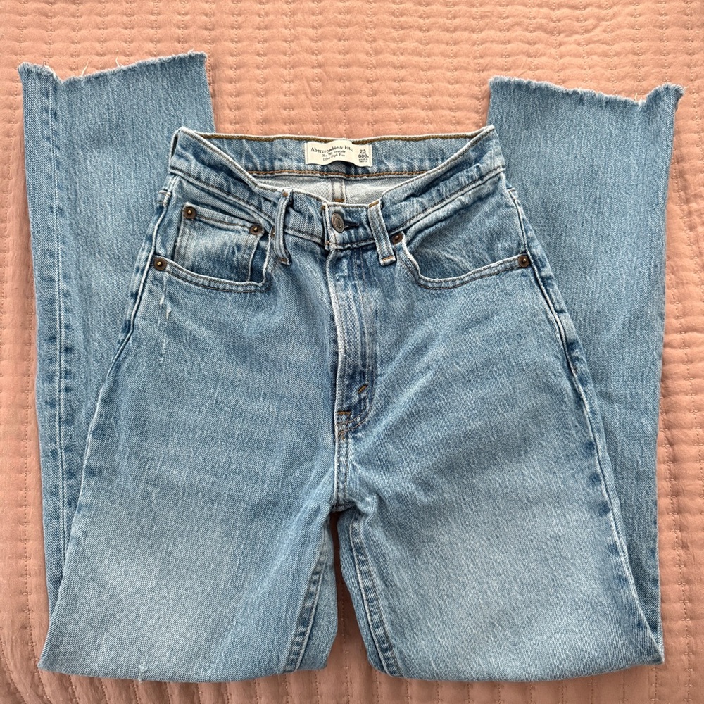Abercrombie 90s Straight Ultra High Rise Jeans